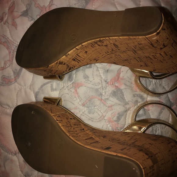 Gold old navy wedges - Picture 2 of 2